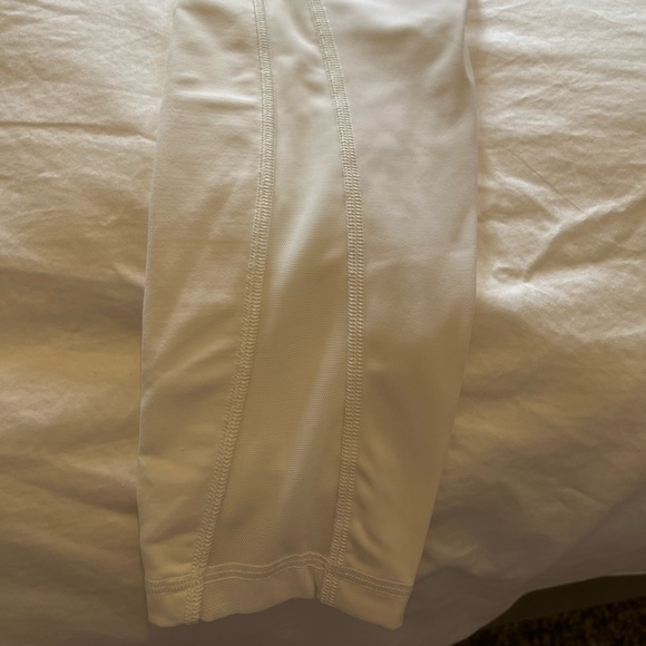 Lululemon White Leggings Train Times 7/8 Pant Size 6 with small hole - Picture 11 of 16